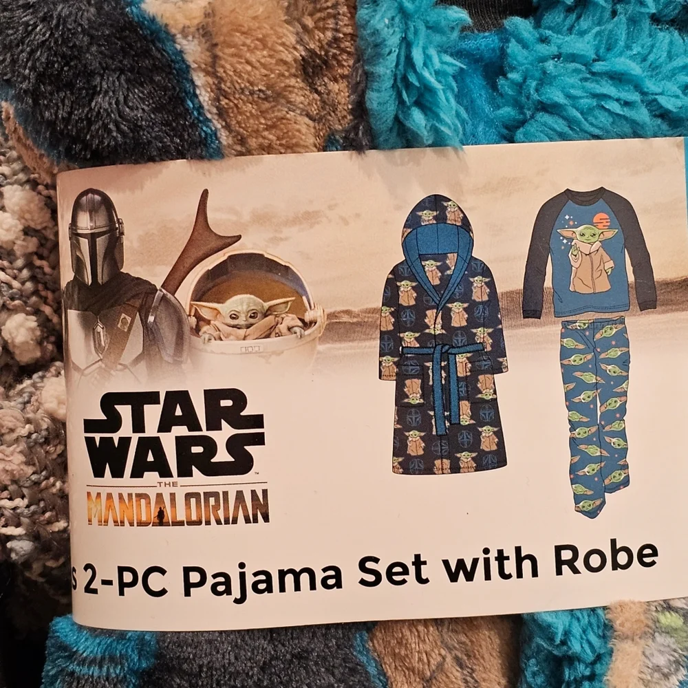 Star Wars The Mandalorian Kids 2 Piece Pajama Set with Robe Size 4T